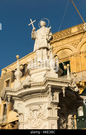 Statue de Saint-Laurent sur la place de la Victoire / Misrah Ir-Rebha / Vittoriosa Square de Birgu / Vittoriosa à Malte. Birgu, Malte. (91) Banque D'Images