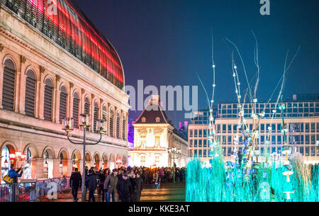 Lyon, France - 8 décembre 2016 : Fête des lumières, les œuvres d'art de la place Louis Pradel Banque D'Images