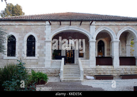 Façade de l'ancienne maison arabe d'Hassan Awaida située en 45 rue Emek Refaim dans la colonie allemande ou HaMoshava HaGermanit un quartier établi dans la seconde moitié du 19ème siècle par des membres de la Société du Temple allemande et a été pendant l'ère de l'obligation britannique largement peuplée par Riches chrétiens arabes qui ont fui ou ont été expulsés pendant la guerre d'indépendance d'Israël de 1948. Jérusalem Ouest Israël Banque D'Images