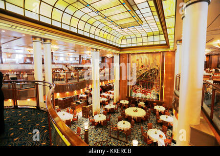 Photo montre queen mary 2 paquebot britannia restaurant. Banque D'Images