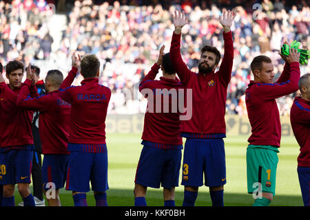 Barcelone, Espagne. 02e décembre 2017. (03) Gérard Piqué avant le match de la Liga entre le FC Barcelone et le RC Celta au Camp Nou. Crédit: Joan Gosa Badia/Alay Live News Banque D'Images