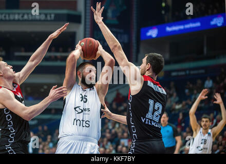 Vilnius, Lituanie. 5 décembre 2017. Doko Salic (C) du Partizan Nis Belgrade participe à la saison régulière de l'EuroCup 2017-2018 entre Lietuvos Rytas Vilnius de Lituanie et Partizan Nis Belgrade de Serbie à Vilnius, Lituanie, 5 décembre 2017. Crédit : Alfredas Pliadis/Xinhua/Alamy Live News Banque D'Images