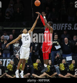 Le 06 décembre 2017 : Nouveau Mexique's Sam l'hématine se soit tourné sur le Colorado's George King dans la première moitié de la Coors Events Center. Banque D'Images