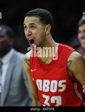 Le 06 décembre 2017 : Nouveau Mexique Anthony Mathis invite sur son équipe contre Colorado au second semestre à la Coors Events Center. Banque D'Images