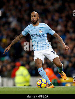 Manchester City's Fabian Delph au cours de la Premier League match au stade Etihad, Manchester. ASSOCIATION DE PRESSE Photo. Photo date : mercredi 29 novembre, 2017. Voir l'ACTIVITÉ DE SOCCER histoire Man City. Crédit photo doit se lire : Martin Rickett/PA Wire. RESTRICTIONS : EDITORIAL N'utilisez que pas d'utilisation non autorisée avec l'audio, vidéo, données, listes de luminaire, club ou la Ligue de logos ou services 'live'. En ligne De-match utilisation limitée à 75 images, aucune émulation. Aucune utilisation de pari, de jeux ou d'un club ou la ligue/dvd publications. Banque D'Images
