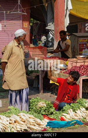 JAIPUR, INDE, le 26 octobre 2017 : au marché. Jaipur est une destination touristique populaire en Inde et sert de passerelle vers d'autres destination touristique Banque D'Images