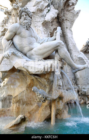 Fontaine du Bernin à Zeus, dei quattro fiumi dans la piazza Navona à Rome, Italie Banque D'Images