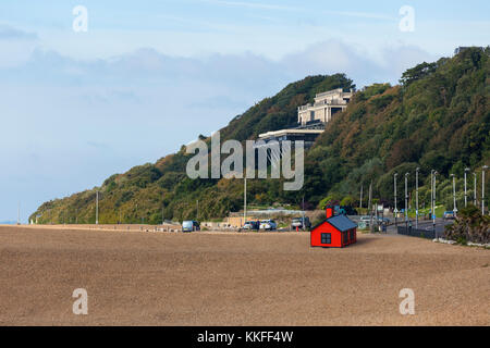 Front de Folkestone et triennale d'art de Richard Woods Holiday Home, Kent Banque D'Images