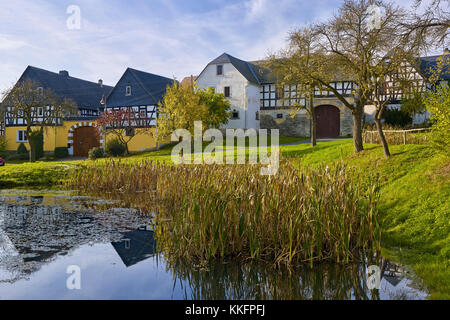 Nitschareuth, village historique à colombages verts ferme, Thuringe, Allemagne Banque D'Images