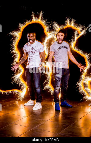Les joueurs de football Alexandre Lacazette et Nabil Fekir, jouant pour l'Olympique Lyonnais et l'équipe nationale de France, le 2015/03/18 Banque D'Images