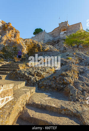 La célèbre église de Panagia au sommet du rocher dans l'île de Lesbos. L'église se dresse sur un haut rocher sur l'île de Lesbos en Grèce Banque D'Images