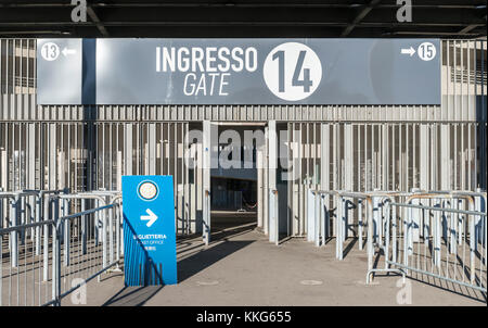 Milan, Italie - 30 nov 2017 : ticket gate à San Siro à Milan, Italie, est un joueur de football / Soccer Stadium (capacité 80 018) qui abrite à la fois a.c milan Banque D'Images