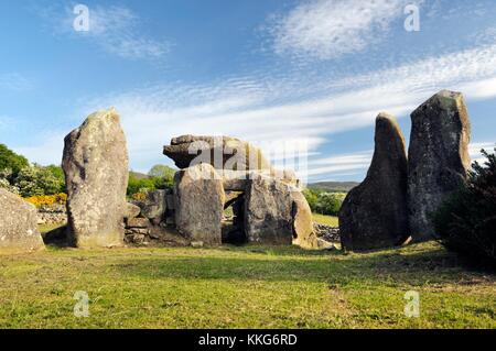 Clontygora chambré néolithique préhistorique sépulture cairn cour près de Newry, County Armagh, en Irlande du Nord, Royaume-Uni Banque D'Images