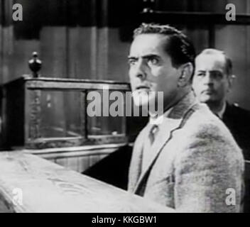 Tyrone Power joue dans le film de 1957 « Witness for the Prosecution », un drame de salle d'audience basé sur l'histoire d'Agatha Christie. Banque D'Images