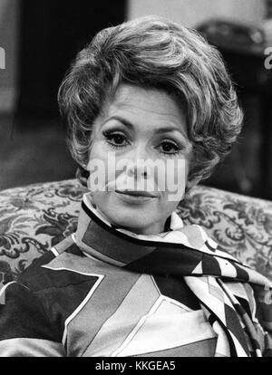 *Barbara Rush* était une actrice américaine de premier plan dans les années 1950 et 1960, connue pour ses rôles au cinéma et à la télévision. Elle a acquis une grande reconnaissance pour ses performances dans des films de science-fiction et des émissions de télévision, comme *When Worlds Collide* et *The Ray Bradbury Theater*. Banque D'Images