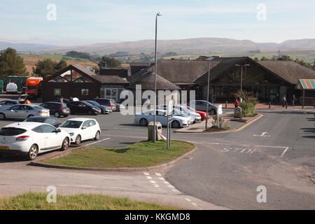 Tebay est service station desservant le southbound m6, exploité par la famille possède des services d'autoroute Westmorland Banque D'Images