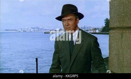 Il s'agit d'une bande-annonce du film 'Vertigo' de 1958, réalisé par Alfred Hitchcock. Face à des lieux emblématiques comme Fort point, le film est un thriller psychologique connu pour sa cinématographie révolutionnaire et ses histoires suspendues. Banque D'Images