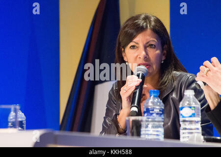 Paris, France. 30 novembre, 2017. Anne Hidalgo, Maire de Paris, assiste à €.jour Paris 2017 Crédit : Paul-Marie Guyon/Alamy Live News Banque D'Images