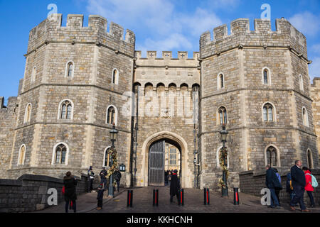 Windsor, Royaume-Uni. 1er décembre 2017. La porte d'henry viii au château de Windsor. crédit : mark kerrison/Alamy live news Banque D'Images