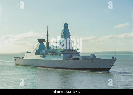 PORTSMOUTH, Angleterre, le 1 décembre 2017. Le HMS DIAMOND un destroyer de type 45 dans son port de Portsmouth. Crédit : David Robinson/Alamy Live News Banque D'Images