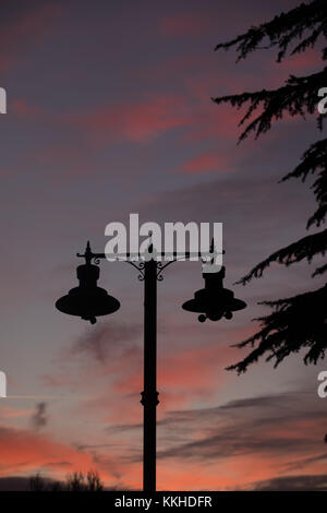 Londres, Royaume-Uni. 1er décembre, 2017 magnifique coucher de soleil sur une froide journée d'hiver ensoleillée, à clissold park Stoke Newington. uk weather. credit carol moir/Alamy live news. Banque D'Images