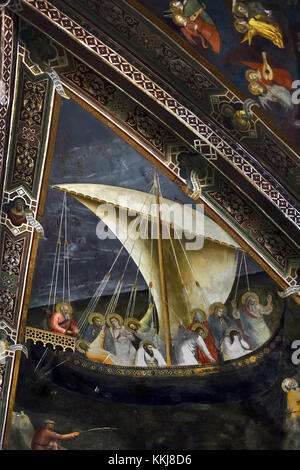 Salut de Peter, St Peter's bateau dans une tempête, des fresques par Andrea di Bonaiuto, 1365-1367, chapelle de l'Abside, ou chapelle des Espagnols, la Basilique de Santa Maria Novella (Basilica di Santa Maria Novella ) Florence Italie Banque D'Images