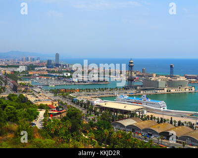 Vue sur le Port Vell à Barcelone, Espagne Banque D'Images