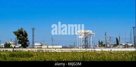 L'équipement de séparation finale. l'équipement des shop de préparation du pétrole et du gaz. Banque D'Images