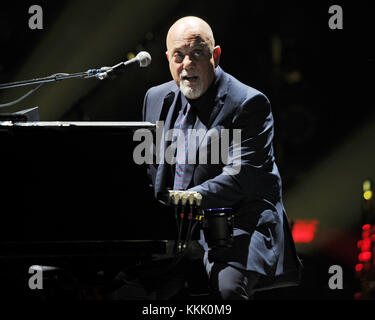 MIAMI, FL - JANVIER 31 : Billy Joel se produit à l'American Airlines Arena le 31 janvier 2015 à Miami en Floride. Les gens : Billy Joel Banque D'Images