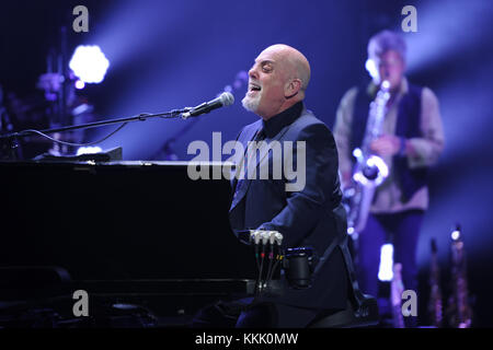 MIAMI, FL - JANVIER 31 : Billy Joel se produit à l'American Airlines Arena le 31 janvier 2015 à Miami en Floride. Les gens : Billy Joel Banque D'Images