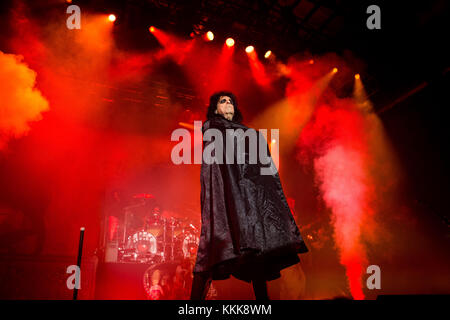 Milan, Italie. 30Th nov, 2017. l'American hard rock singer et song-writer Alice cooper en photo sur scène comme il l'effectue en direct à alcatraz milan Italie. crédit : Roberto finizio/pacific press/Alamy live news Banque D'Images