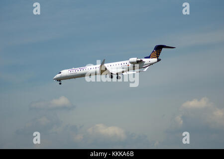 Francfort, Allemagne - May 09th, 2017 : Lufthansa Cityline lufthansa régional Canadair CRJ-900LR avec identification d'approche-acné a l'aéroport international de Francfort, Allemagne, fra Banque D'Images