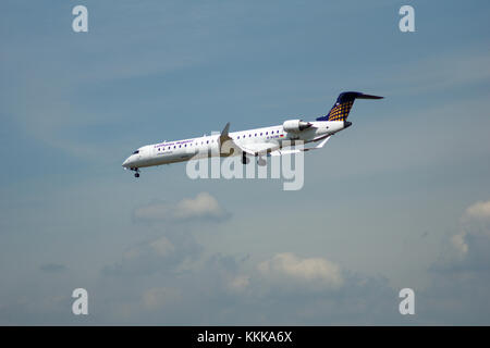 Francfort, Allemagne - May 09th, 2017 : Lufthansa Cityline lufthansa régional Canadair CRJ-900LR avec identification d'approche-acné a l'aéroport international de Francfort, Allemagne, fra Banque D'Images