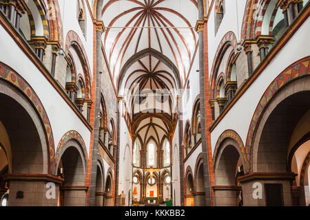 Allemagne, Rhénanie-Palatinat, Bopppard, Église de St Severus, vue intérieure Banque D'Images