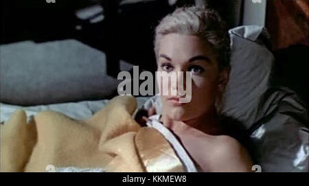 La bande-annonce de 1958 du film classique 'Vertigo', réalisé par Alfred Hitchcock, est un élément important de l'histoire du cinéma. Il présente le thriller psychologique suspensive qui est devenu l'une des œuvres les plus acclamées de Hitchcock. Banque D'Images