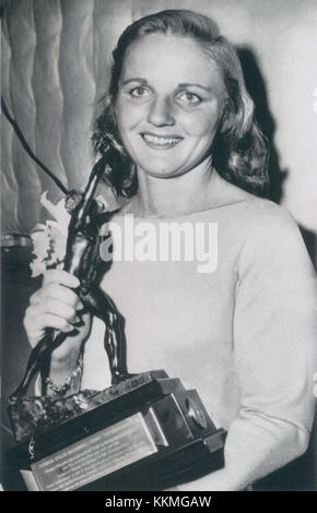 Pat McCormick était un plongeur professionnel américain qui a gagné la reconnaissance pour ses réalisations olympiques, remportant plusieurs médailles d'or dans des épreuves de plongée, y compris les Jeux olympiques d'été de 1952 et 1956. Banque D'Images