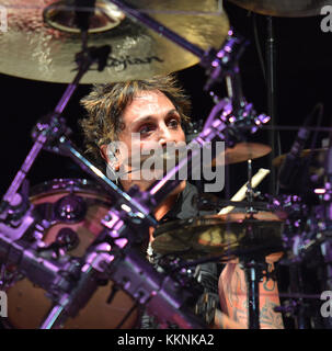 WEST PALM BEACH, FL - 13 OCTOBRE : Deen Castronovo du groupe Journey se produit à l'amphithéâtre Cruzan la dernière nuit de sa tournée américaine. Le 13 octobre 2012 à West Palm Beach, Floride. Personnes: Deen Castronovo Banque D'Images