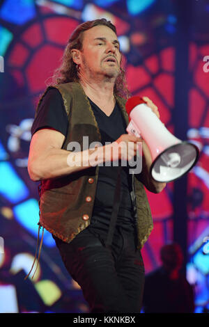 MIAMI FL - 02 JUILLET : Fher Olvera de Mana se produit à l'AmericanAirlines Arena le 2 juillet 2015 à Miami, Floride. Personnes: Fher Olvera Banque D'Images