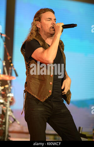 MIAMI FL - 02 JUILLET : Fher Olvera de Mana se produit à l'AmericanAirlines Arena le 2 juillet 2015 à Miami, Floride. Personnes: Fher Olvera Banque D'Images