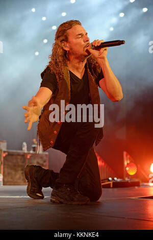 MIAMI FL - 02 JUILLET : Fher Olvera de Mana se produit à l'AmericanAirlines Arena le 2 juillet 2015 à Miami, Floride. Personnes: Fher Olvera Banque D'Images