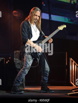 MIAMI FL - 02 JUILLET : Sergio Vallon de Mana se produit à l'AmericanAirlines Arena le 2 juillet 2015 à Miami, Floride. Personnes: Sergio Vallin Banque D'Images