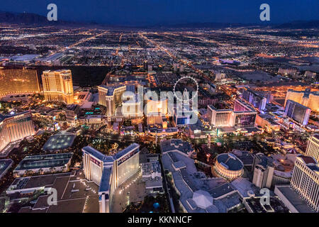 La bande, la photographie aérienne à partir d'hélicoptères au crépuscule, Las Vegas, Nevada, USA Banque D'Images