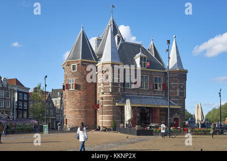 De Waag à Nieuwmarkt d'Amsterdam, Hollande du Nord, Pays-Bas Banque D'Images