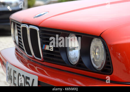 BMW E30 M3 grill et d'un insigne Banque D'Images