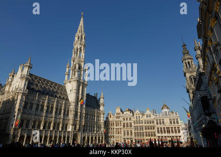 Bruxelles, Belgique - 23 septembre 2017 : les touristes à la Grand Place à Bruxelles, Belgique Banque D'Images