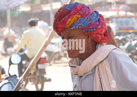 Vieil homme turban au Rajasthan, Inde Banque D'Images