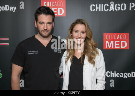 Arrivées pour la 3e Journée annuelle de la presse de Chicago avec des membres de Chicago Fire, Chicago Med et Chicago P.D. avec : Colin Donnell, Norma Kuhling où : Chicago, Illinois, États-Unis quand : 30 Oct 2017 crédit : WENN Banque D'Images