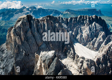 Dolomites, Langkofel Group, Plattkofel, Rosengarten, Seiseralm avec Schlern, photo aérienne, Trentin, Tyrol du Sud, Italie Banque D'Images