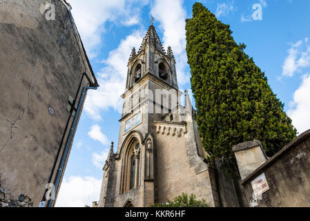 Aiguèze, Gard, Languedoc-Roussillon, France, Europe, église d'Aiguèze, l'un des 250 plus beaux villages de France. Il est situé dans le département du Gard dans la région occitanie, arrondissement de Nîmes, canton de Pont-Saint-Esprit. Banque D'Images