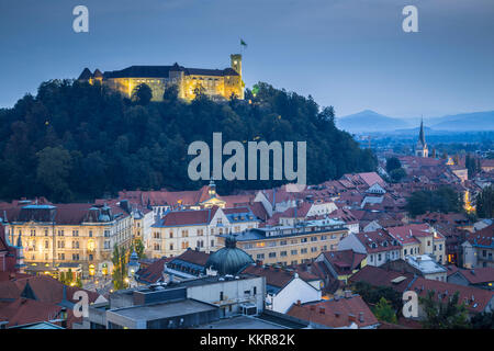 Portrait de ljubljiana vieille ville, avec le château. ljubljiana, osrednjeslovenska, la Slovénie. Banque D'Images